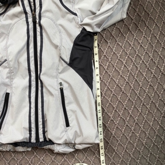 RARE Lululemon Downtime Hooded Jacket - Picture 4 of 8